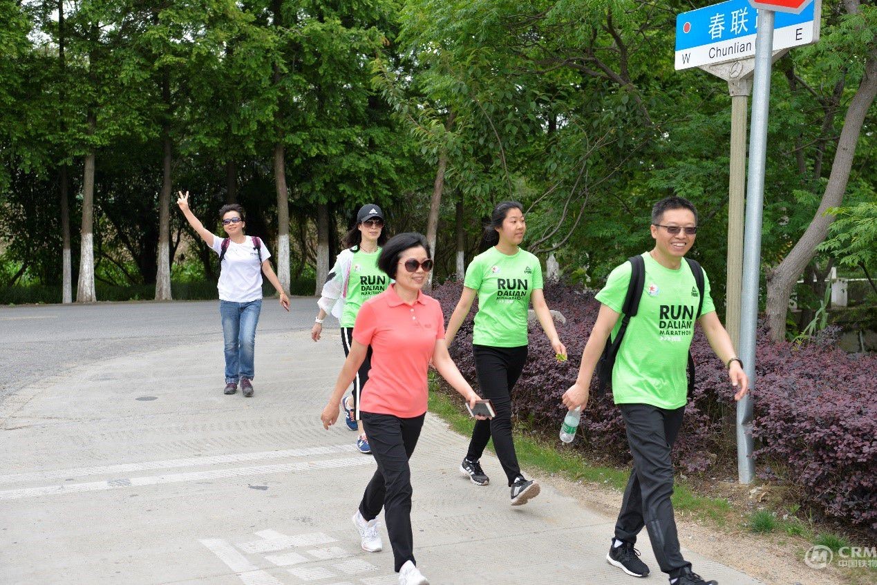 华东集团开展徒步横沙、快乐亲子家庭日活动
