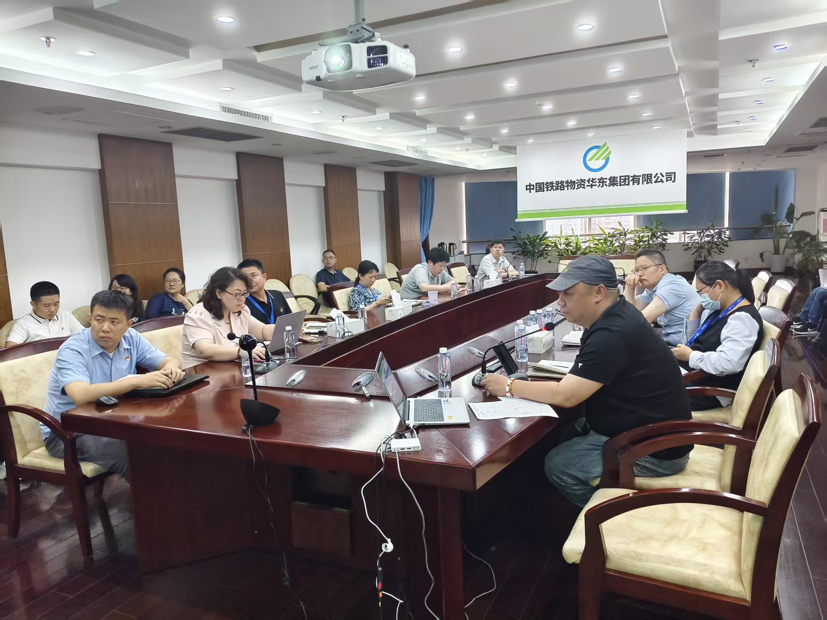华东集团召开深入贯彻中央八项规定精神相关制度宣贯培训会